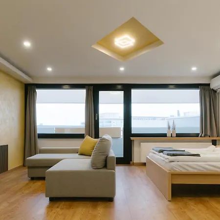 Lägenhet 2 Separate Direkt In Der Mit Privaten Stellplaetzen Max 1,65m Hoehe Und 1,8m Breite Fuer Bis Zu 8 Personen Karlsruhe