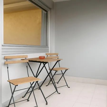 Lägenhet 2 Separate Direkt In Der Mit Privaten Stellplaetzen Max 1,65m Hoehe Und 1,8m Breite Fuer Bis Zu 8 Personen Karlsruhe