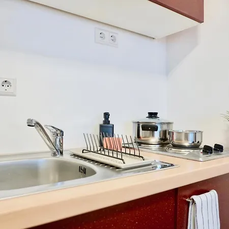 2 Separate Direkt In Der Mit Privaten Stellplaetzen Max 1,65m Hoehe Und 1,8m Breite Fuer Bis Zu 8 Personen Lägenhet