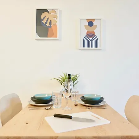 Lägenhet 2 Separate Direkt In Der Mit Privaten Stellplaetzen Max 1,65m Hoehe Und 1,8m Breite Fuer Bis Zu 8 Personen