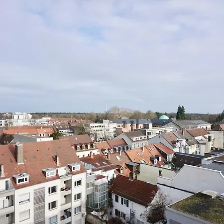 Lägenhet 2 Separate Direkt In Der Mit Privaten Stellplaetzen Max 1,65m Hoehe Und 1,8m Breite Fuer Bis Zu 8 Personen Karlsruhe